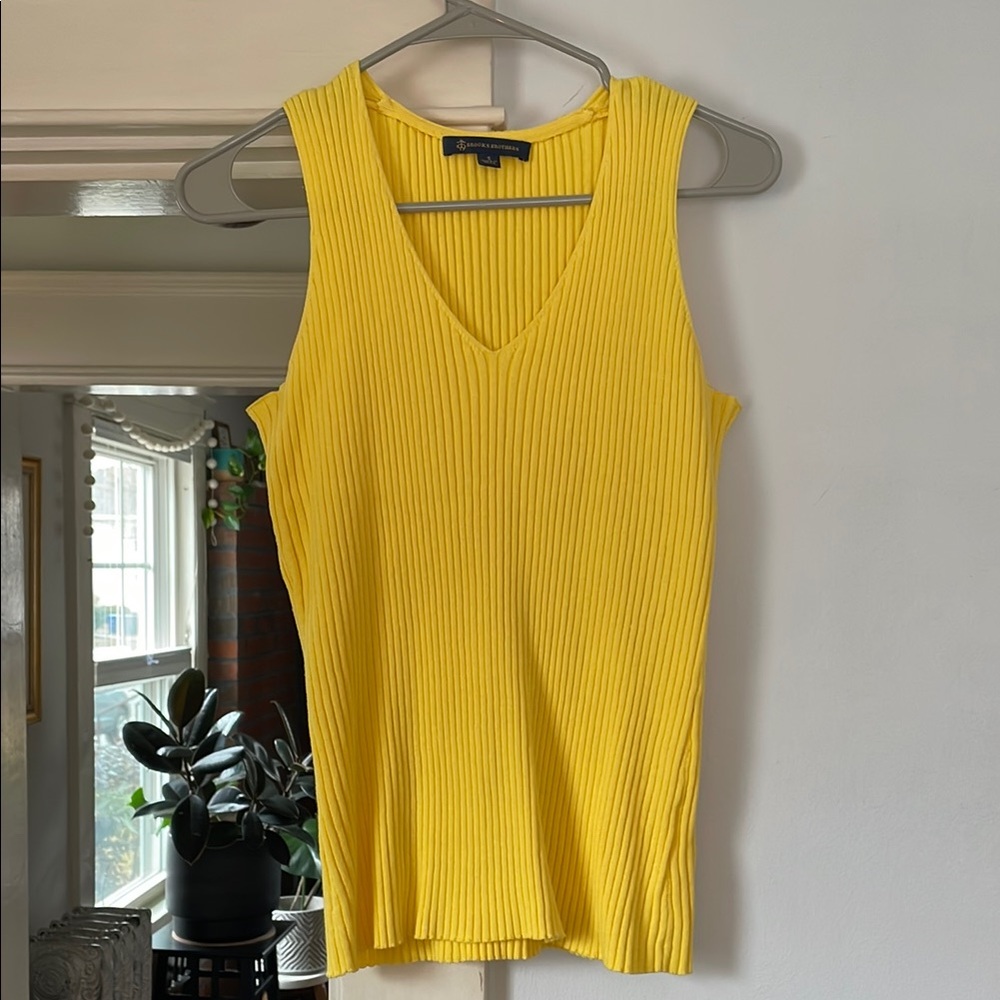 Brooks Brothers ribbed vneck tank